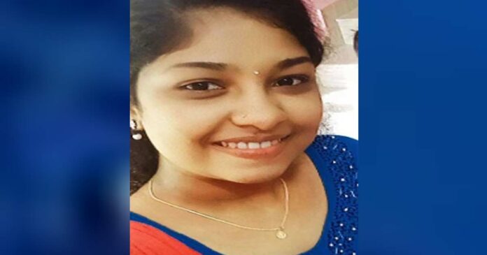 A nineteen-year-old pregnant woman committed suicide at her husband's house in Varkala;