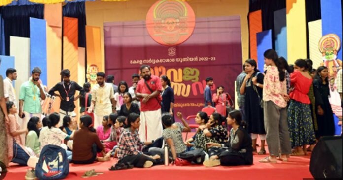 VC's instruction to stop the Kerala University Arts Festival completely
