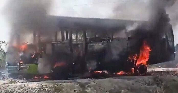 Six people died in Uttar Pradesh when the bus they were traveling in caught fire. Chief Minister Yogi Adityanath has announced a financial assistance of Rs 5 lakh to the families of the deceased