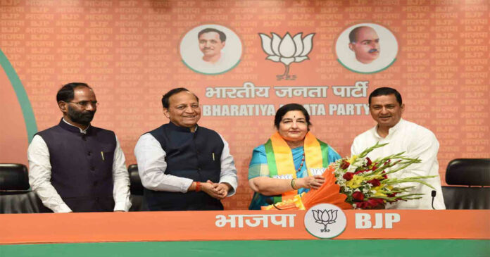 Famous Bollywood singer Anuradha Paudwal in BJP! The first response was that he was very happy to be a part of a party deeply connected with Sanatana Dharma