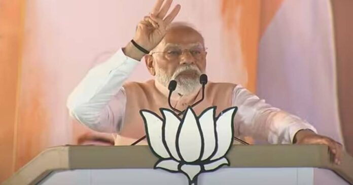 Harsh criticism of the opposition; Prime Minister Narendra Modi addressing the crowd in Meerut!