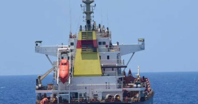 40 long hours…! Indian Navy frees ship from Somali pirates; All 17 crew members were rescued without injury