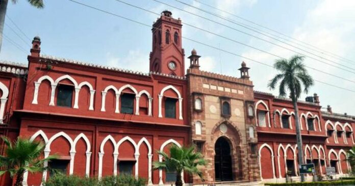 If you want to celebrate Holi you have to pay! Fundamentalist attack on students celebrating Holi at Aligarh Muslim University