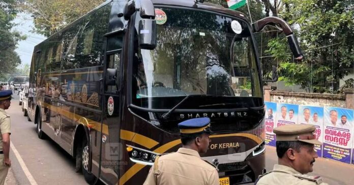 The permit of the Navakerala bus has been changed! Change of Bus from Contract Garage Permit to Stage Carriage; This comes after allegations that the move has been lying dormant for months