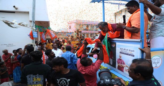 Rajeev Chandrasekhar's vehicle campaign gets a huge reception in Pozziyur.