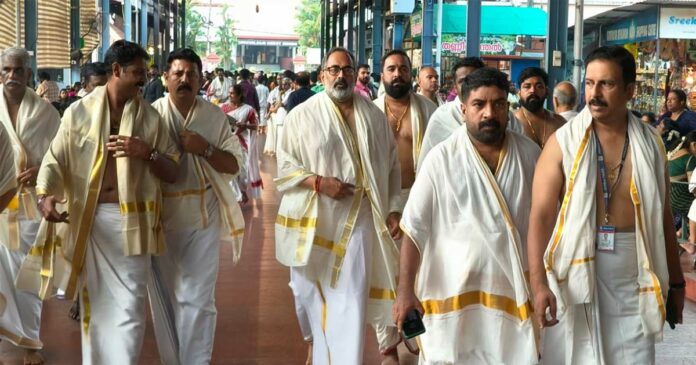 Rajeev Chandrasekhar visited Guruvayur temple! The NDA candidate who returned from Vandebharat reached the constituency in the afternoon!