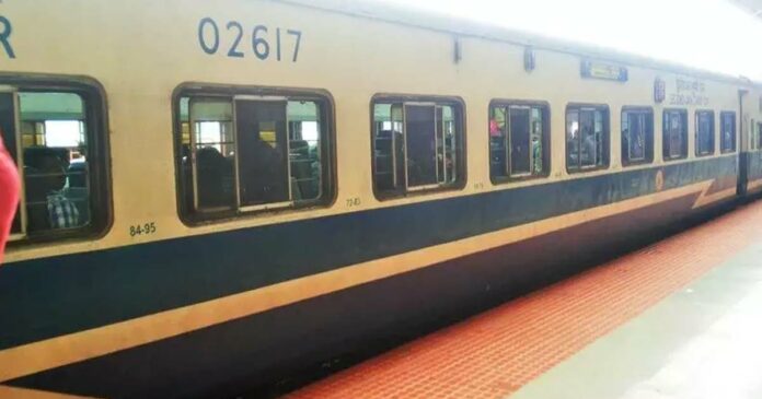 Railway police register case for attack on TTE in Janshatabdi Express; FIR that the accused is 55 years old; Investigation is in progress for the suspect based on the CCTV footage