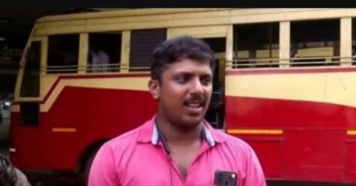 Blockade of Superfast! Human Rights Commission orders investigation on driver Yadu's complaint; Yadu demanded that the Cantonment SHO be removed from the charge of investigation