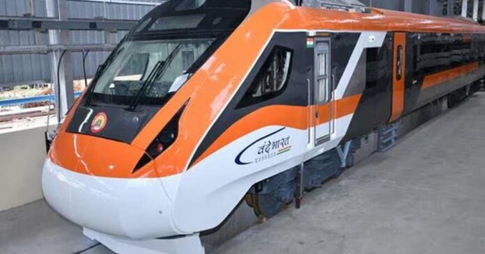 Kerala's third Vandebharat Express service started! The train departed from Ernakulam and reached Bengaluru at 10 pm
