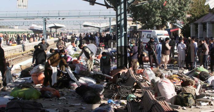 blast pakistan railway station
