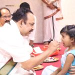ആചാര്യശ്രീ ദുബായിൽ. കുഞ്ഞുപ്രതിഭകളാൽ സമ്പന്നമായ സാരസ്വതയജ്ഞത്തിലും വിദ്യാരംഭം ചടങ്ങിലും പങ്കെടുത്തു