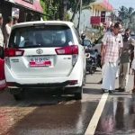 പത്തനംതിട്ടയിൽ ദാരുണ അപകടം: തിരുവിതാംകൂർ ദേവസ്വം ബോർഡ് പ്രസിഡന്റിന്റെ കാറും ബൈക്കും കൂട്ടിയിടിച്ച് കോളേജ് വിദ്യാർത്ഥി മരിച്ചു